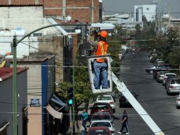 El nuevo alumbrado ahorra hasta 50% de energía y emite luz blanca. EL INFORMADOR / M. Vargas