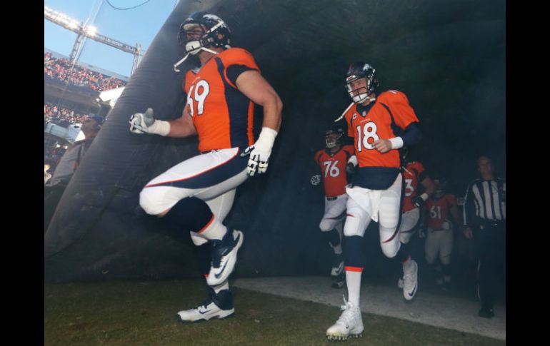 Mathis (69) ahora cubre las espaldas de Peyton Manning. AP / ARCHIVO