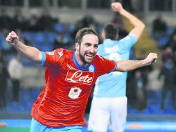 El argentino Gonzalo Higuaín es el máximo anotador de la Liga Italiana. Ayer le marcó uno al Lazio. EFE /