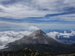 El aparato permite ver la cima, los flujos de lava y las zonas de afectación en torno al volcán. EL INFORMADOR / ARCHIVO