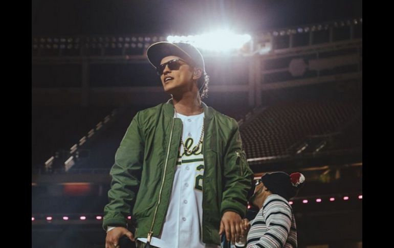 Mars publicó una fotografía en Instagram este viernes en la que aparece en el Levi's Stadium. INSTAGRAM / @brunomars