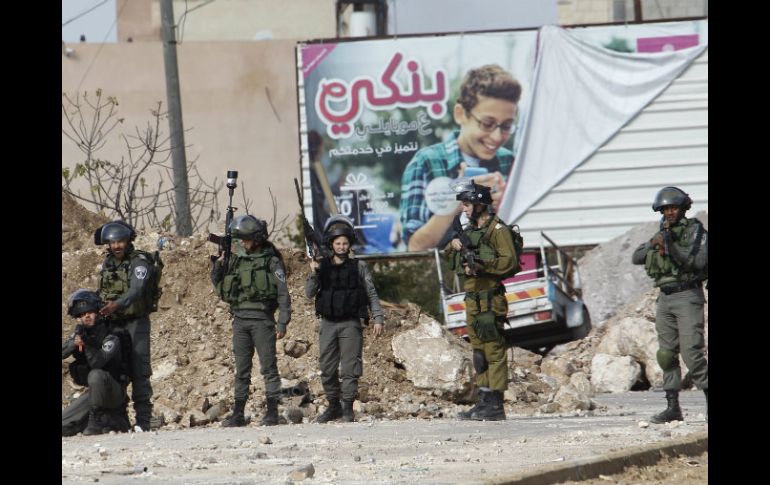 Distintas estructuras residenciales palestinas en el sur de las colinas de la ciudad cisjordana de Hebrón son destruidas. EFE / ARCHIVO