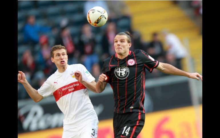 El Stuttgart golea a domicilio 4-2 al Frankfurt del mexicano Marco Fabián de la Mora. EFE / F. Von Erichsen