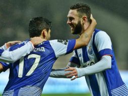 Los ''Hornets'' sólo se han embolsado 500 mil euros por el préstamo de Layún (d). FACEBOOK / FC Porto