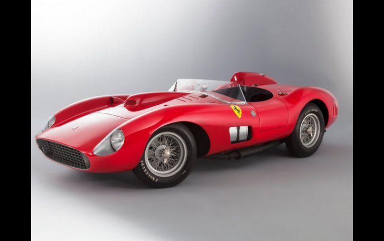 El Ferrari fue conducido por el piloto británico Mike Hawthorn. TWITTER / @CPCarsforsale