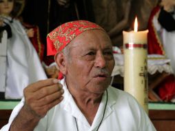 Rósemberg Juárez explica que el bastón de mando que se le entregará al Vicario de Cristo no es el que todo mundo conoce. NTX / R. de Jesús