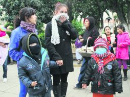 En esta época se debe prestar singular atención a adultos mayores y niños, pues son propensos a sufrir resequedad en la piel. NTX /