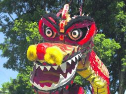 Cultura. El tradicional baile del Dragón forma parte de la bienvenida al nuevo año en China. SUN /