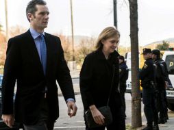 La infanta Cristina con su marido, Iñaki Urdangarin, a su llegada a la Audiencia de Palma que ha retomado el juicio del caso Nóos. EFE / C. Cladera