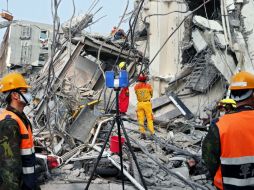 Se investiga si el edificio fue construido con materiales de baja calidad. EFE / Military News Agency