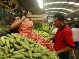 Las calabacitas, cebolla, jitomate y plátano; entre los alimentos que incrementaron y afectaron a la inflación el mes pasado. EL INFORMADOR / ARCHIVO