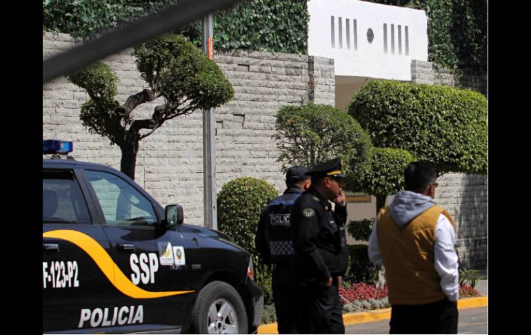 Por su parte, la policía de la Ciudad de México ya hace cortes a la circulación en las inmediaciones de la sede diplomática vaticana. NTX / F. García