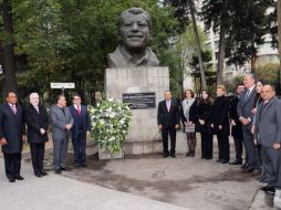 En la sede nacional del tricolor, dirigentes de los sectores y organizaciones priistas honraron la memoria y el legado de Colosio. TWITTER / @PRI_Nacional