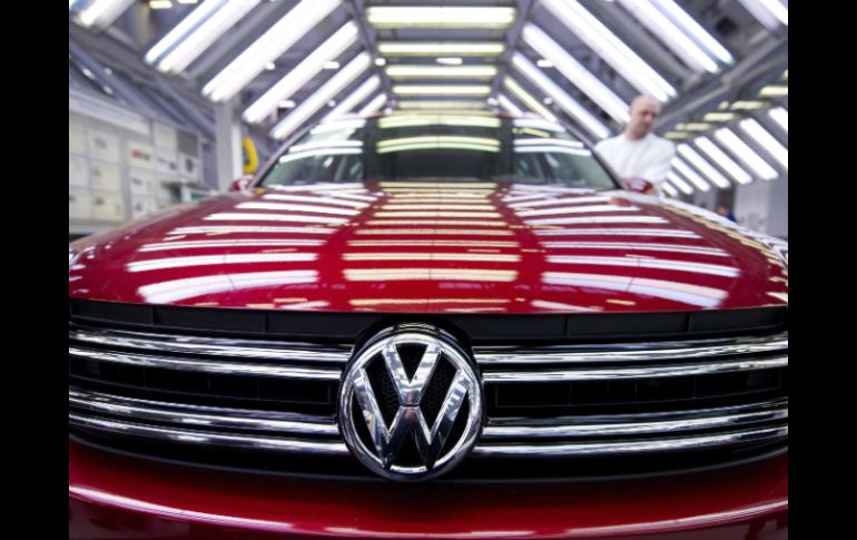 VW y Audi dijeron el miércoles que llamarán a reparación un total de 850 mil vehículos en EU. EFE / ARCHIVO