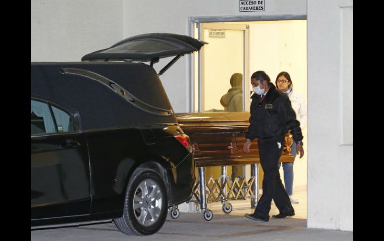 Los restos de nabel Flores fue velada ayer en una funeraria de Orizaba. EFE / F. Guasco