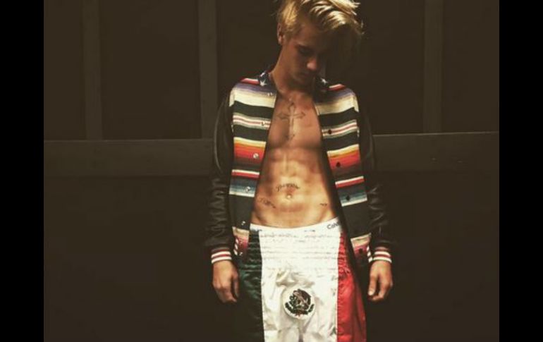 En las fotos, Bieber dejó al descubierto su musculatura y el resorte de los boxer. INSTAGRAM / @justinbieber