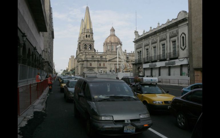 Los cierres viales serán sólo para vehículos particulares y de alquiler. EL INFORMADOR / ARCHIVO