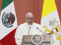 ''En su persona, Señor Presidente, quiero saludar y abrazar al pueblo mexicano en sus múltiples expresiones'', dice el Papa. EFE / J. Núñez