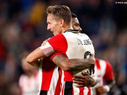 PSV fue dominador de todo el encuentro, y pudo abrir temprano la defensa rival. TWITTER / @PSV