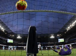 El Tottenham logró un triunfo importante en campo del Manchester City. AP / J. Super