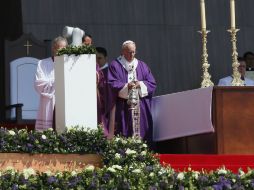 Miles de personas se dieron cita en Ecatepec para acompañar al Papa durante la misa que ofreció en su segundo día de actividades. EFE / J. Méndez