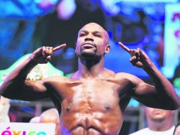 Floyd Mayweather Jr. ha dejado entrever la posibilidad de regresar al boxeo profesional este mismo año. AFP /