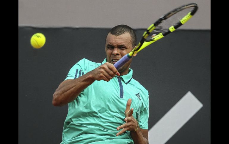 Tsonga cometió muchos errores y falló en el saque con nueve dobles faltas. EFE / A. Lacerda