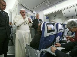 El Pontífice da dichas declaraciones a la prensa durante el vuelo de México a Roma. EFE / A. Di Meo