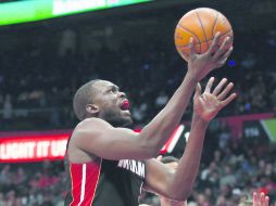 Luol Deng se despachó con 30 puntos para llevar al Heat a la victoria. AP / T. Kirkland