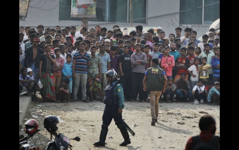 Policías realizaron operativos para dar con los culpables, que fueron arrestados en distintos puntos del distrito de Panchagarh. AP /