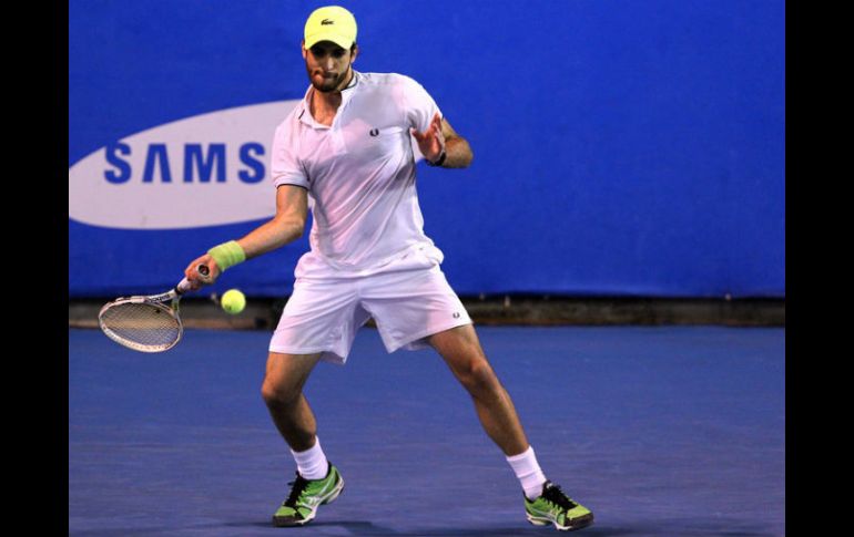 En el segundo set, Hank iba parejo hasta el 2-2 pero no pudo seguir el ritmo del rival, por lo que dejó el torneo en la primera ronda. NTX / ARCHIVO