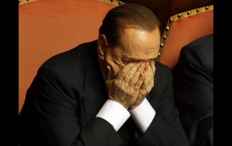 Berlusconi, debilitado por escándalos sexuales, era considerado inadecuado para enfrentar la crisis económica. AP / ARCHIVO