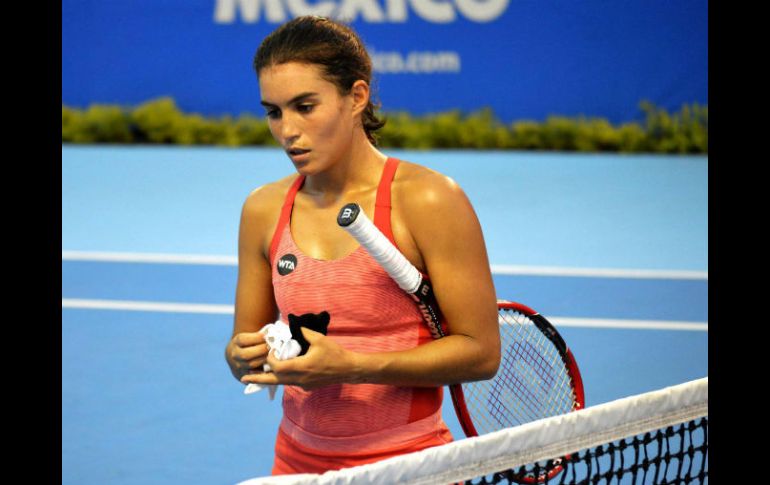 Ana Sofía tuvo varios errores al momento del servicio durante su partido celebrado en el Grandstand. SUN / D. Téllez