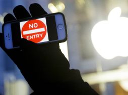 La semana pasada ordenaron a Apple desbloquear un iPhone que fue utilizado por uno de los autores del tiroteo en San Bernardino. EFE / ARCHIVO