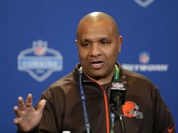 Hue Jackson, entrenador de los Cafés de Cleveland, declaró que 'hay una gran cantidad de jugadores talentosos'. AP / M. Conroy