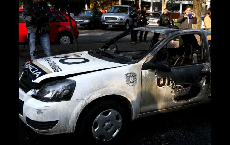 Los encapuchados destruyeron unna base de vigilancia y un vehículo de auxilio de la UNAM. SUN / F. Ramírez