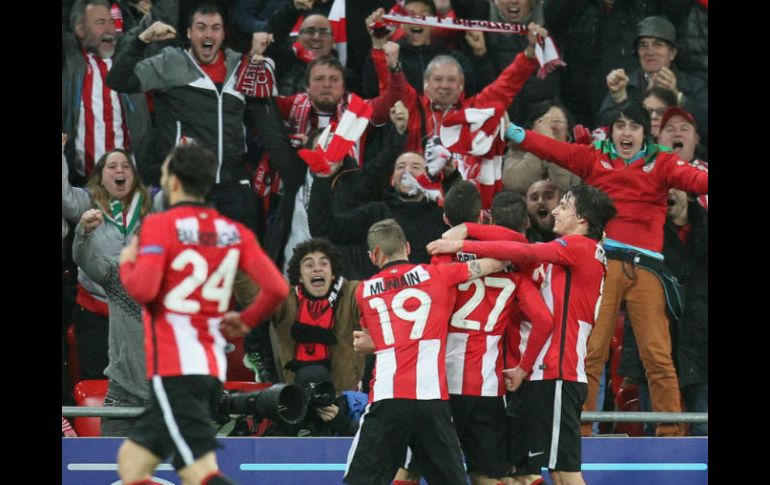 El empate llegó a diez minutos del final cuando el delantero Sabin Merino remató de cabeza en el centro del área. EFE / L. Tejido