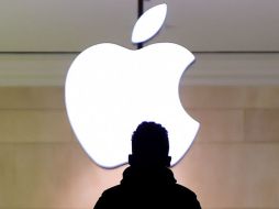 Apple indicó que la orden de la magistrada tiene amplias repercusiones e infligirían un daño significativo a las libertades civiles. AFP / T. Clary