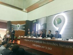 Durante el noveno informe, Felipe de Jesús Álvarez informó que en 2015 la CEDHJ recibió 15 mil 329 quejas. TWITTER / @RobertoLopezJal