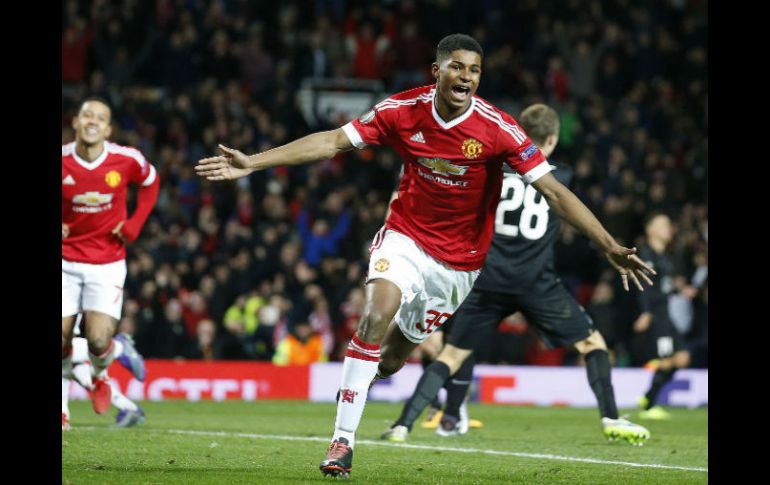 Marcus Rashford definió un doblete al minuto 63 y 75, Ander Herrera de penal al 87 y Memphis Depay terminó la masacre al 90. AP / J. Super