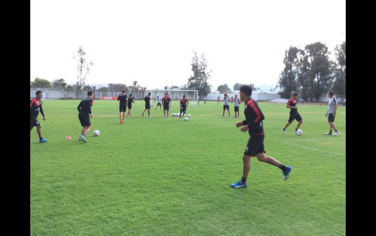 Los Rojinegros, durante su entrenamiento para este encuentro. TWITTER / @atlasfc