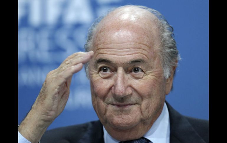 La suspensión de Blatter no le impedía recibir su salario, conservar su auto y su apartamento en Zurich. AP / M. Probst