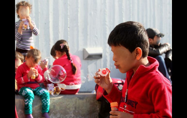 Ejecutivos de la organización poden mejor asistencia humanitaria para los niños en crisis, para evitar que salgan de sus países. EFE / P. Saitas