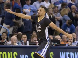 Stephen Curry jugó 38 minutos y logró 14 de 24 tiros de campo. AFP / J. Pat