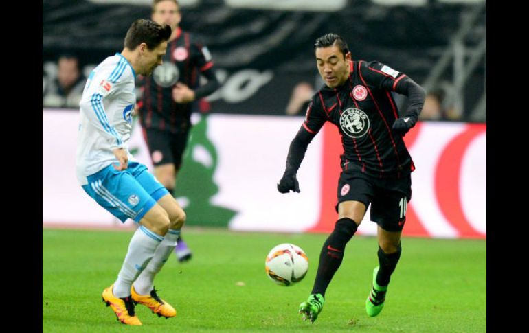 El mediocampista tapatío, flamante fichaje de este equipo, permaneció los 90 minutos sobre la cancha de la Commerzbank-Arena. TWITTER / @Eintracht_News