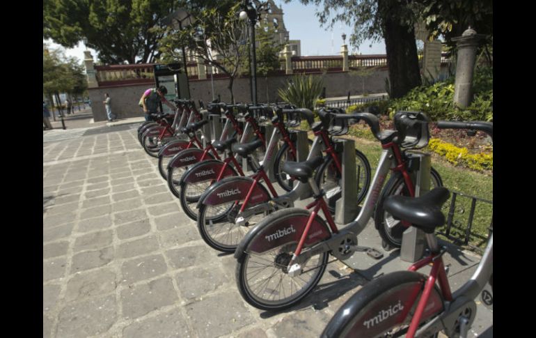 Usuarios reprueban MiBici en Zapopan por la falta de seguridad e infraestructura; entre semana las estaciones lucen desoladas. EL INFORMADOR / F. Atilano