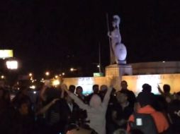 El premio del actor fue celebrado a la manera de un campeonato de futbol. INSTAGRAM /