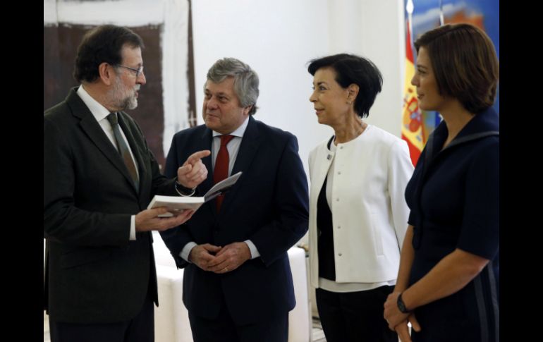 Los padres de Leopoldo López agradecieron al mandatario la concesión de la nacionalidad española por carta de naturaleza. EFE / C. Moya