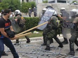 Los manifestantes exigen el retiro de la reforma de pensiones, aumentos salariales y garantizar el carácter social de la salud. EFE / ARCHIVO