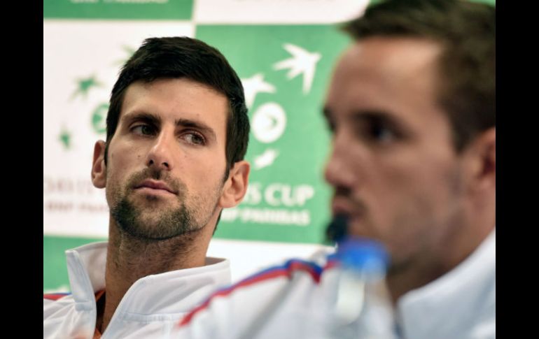 Con Novak Djokovic como líder, aspiran a repetir el triunfo de 2010. AFP / A. Isakovic